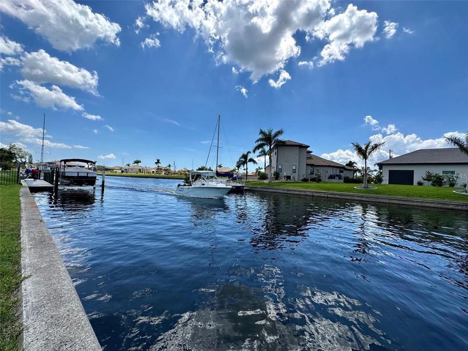 На продажу: $387,777 (0.22 acres)