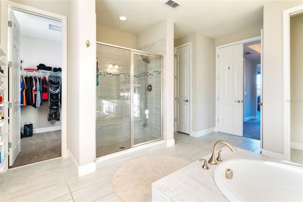 En Venta: $1,290,000 (4 camas, 4 baños, 4232 Pies cuadrados)