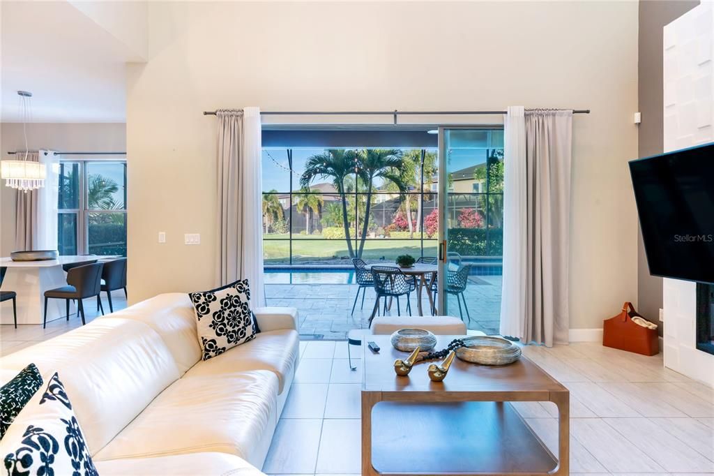 En Venta: $1,290,000 (4 camas, 4 baños, 4232 Pies cuadrados)