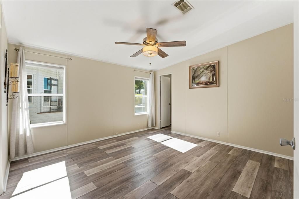 For Sale: $189,900 (3 beds, 2 baths, 1188 Square Feet)