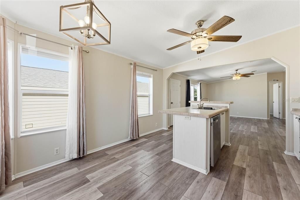 For Sale: $189,900 (3 beds, 2 baths, 1188 Square Feet)