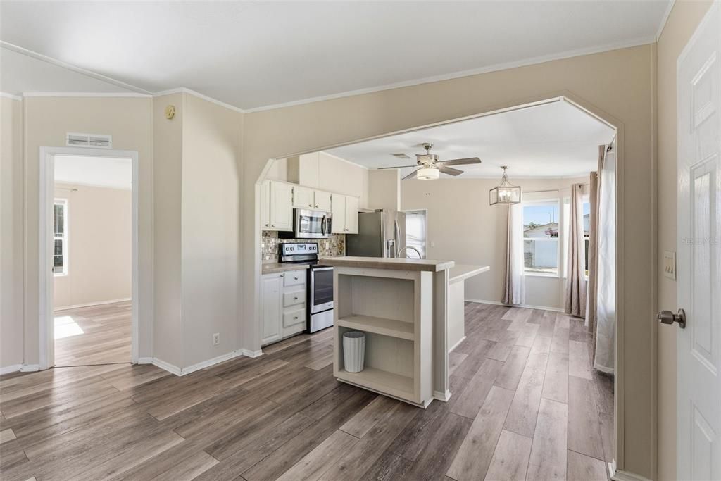 For Sale: $189,900 (3 beds, 2 baths, 1188 Square Feet)