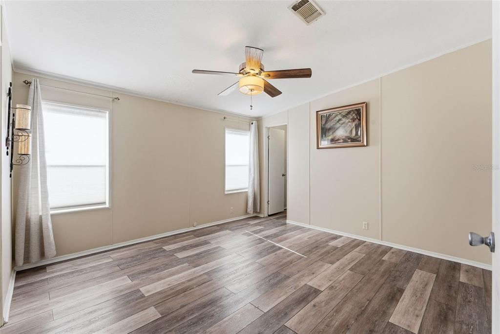 For Sale: $189,900 (3 beds, 2 baths, 1188 Square Feet)