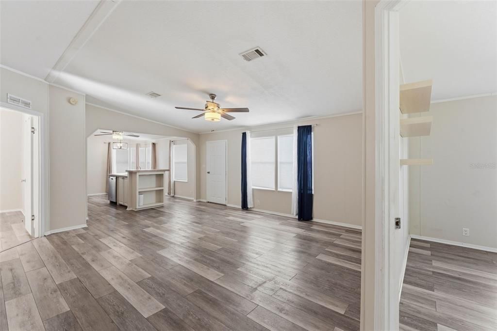 For Sale: $189,900 (3 beds, 2 baths, 1188 Square Feet)