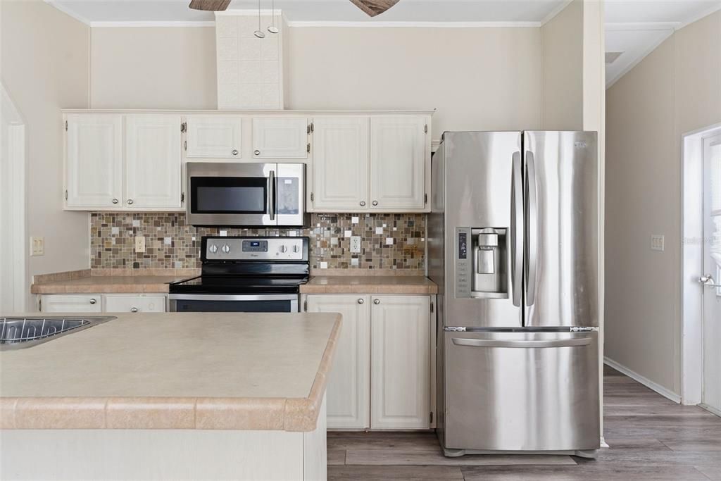 For Sale: $189,900 (3 beds, 2 baths, 1188 Square Feet)