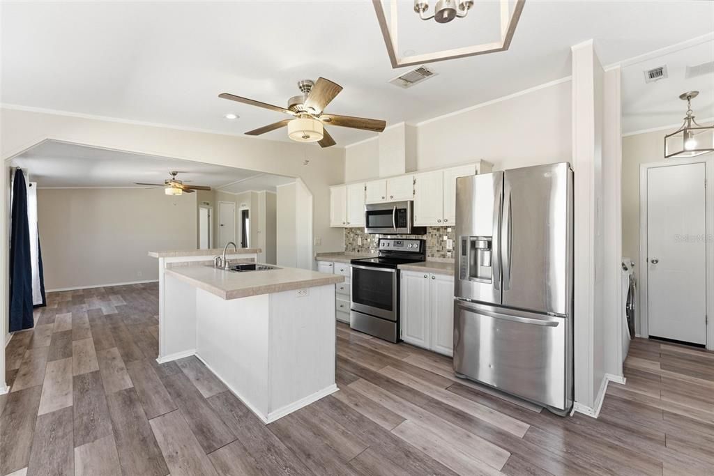 For Sale: $189,900 (3 beds, 2 baths, 1188 Square Feet)