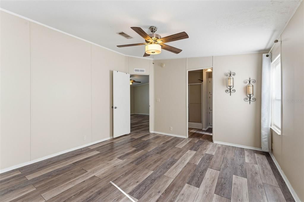 For Sale: $189,900 (3 beds, 2 baths, 1188 Square Feet)