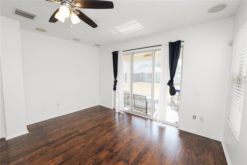 В аренду: $2,250 (3 спален, 2 ванн, 1751 Квадратных фут)