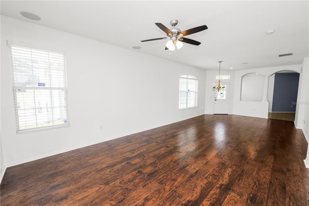 В аренду: $2,250 (3 спален, 2 ванн, 1751 Квадратных фут)