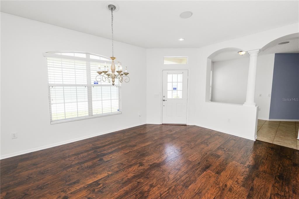 В аренду: $2,250 (3 спален, 2 ванн, 1751 Квадратных фут)