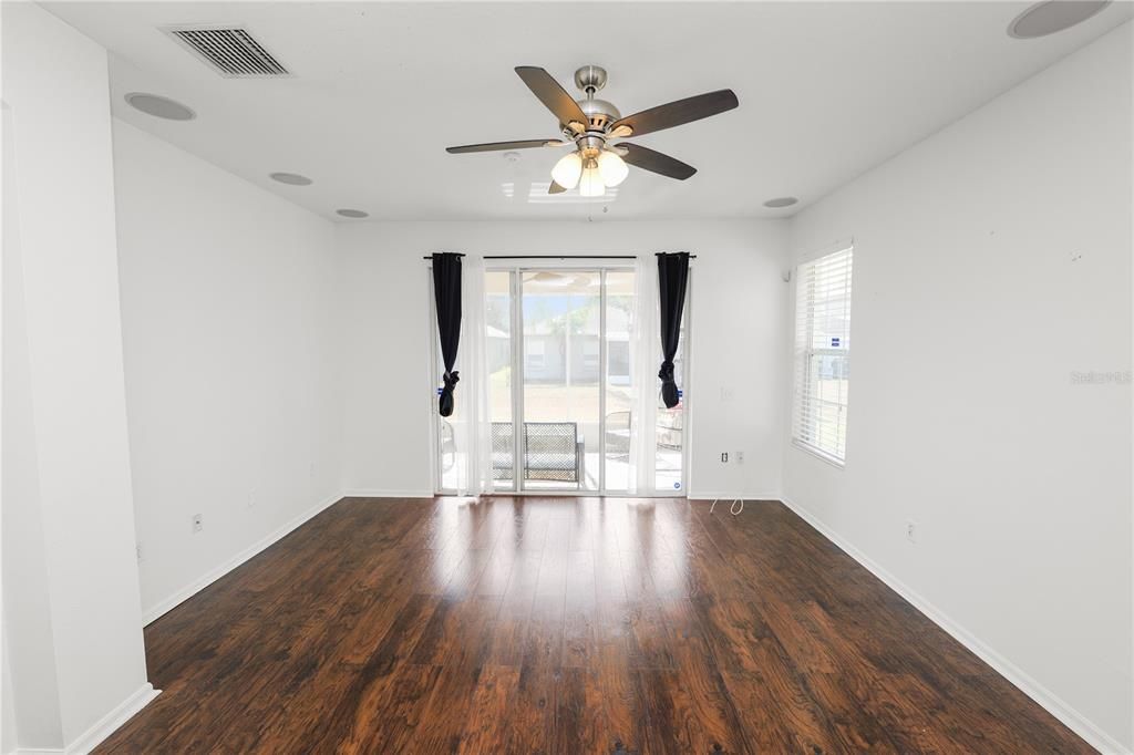 В аренду: $2,250 (3 спален, 2 ванн, 1751 Квадратных фут)