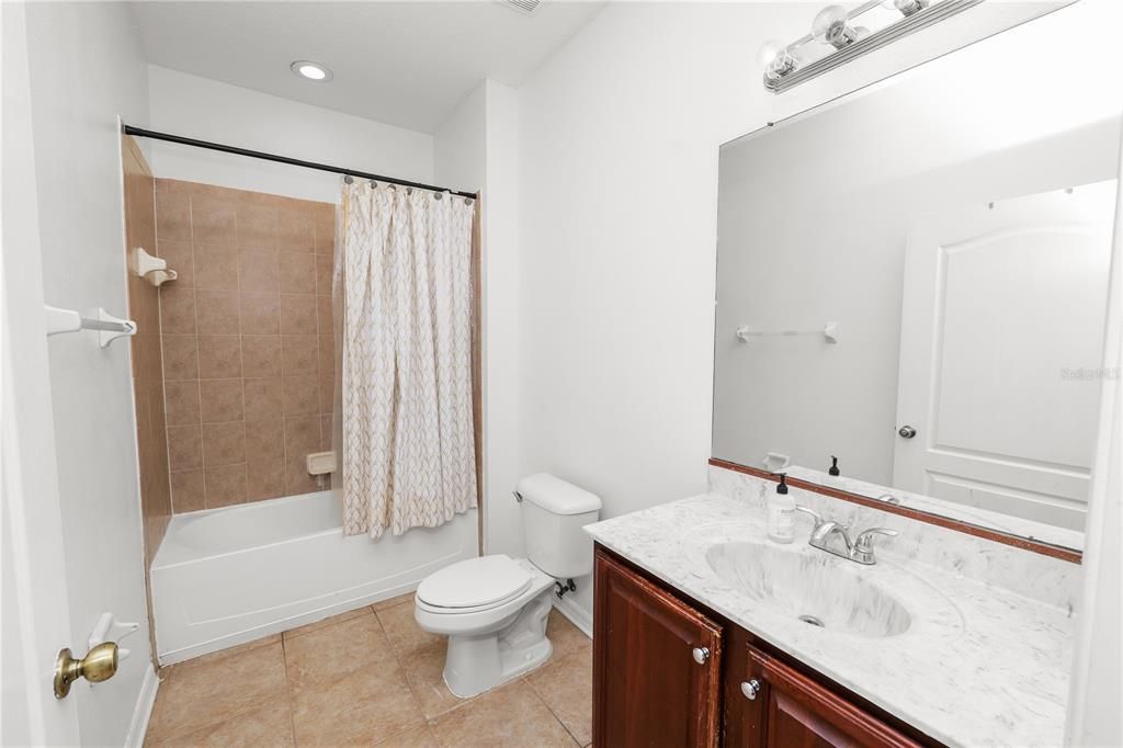 В аренду: $2,250 (3 спален, 2 ванн, 1751 Квадратных фут)