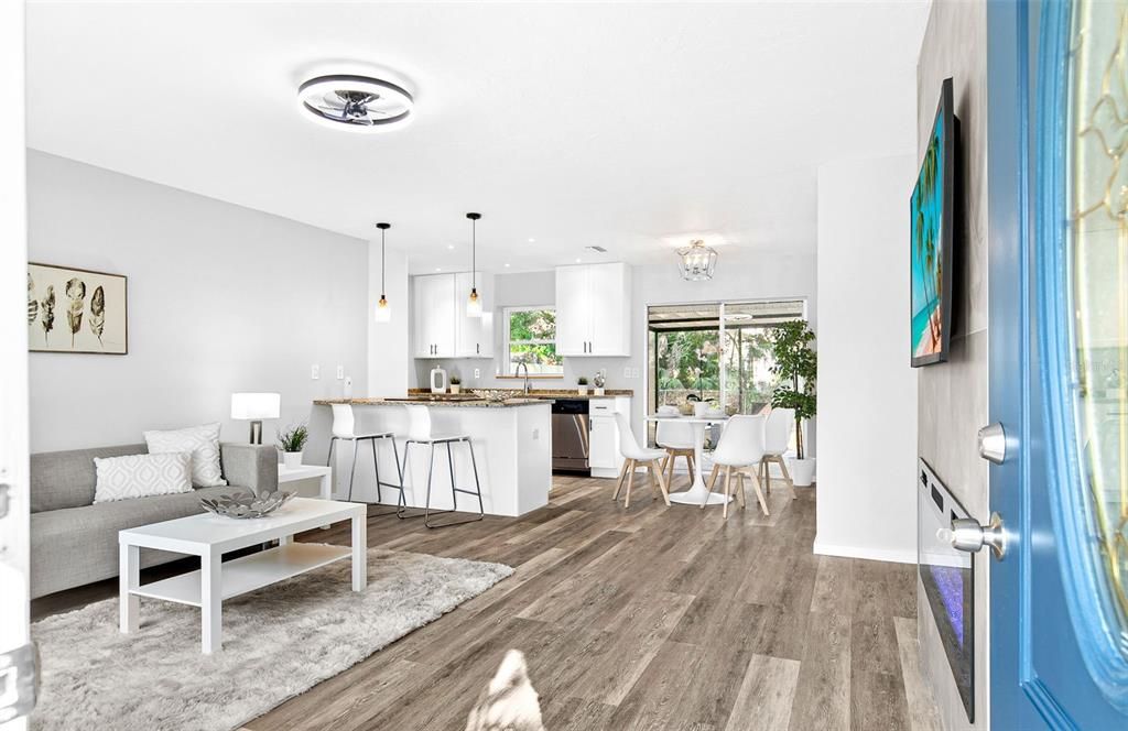 待售: $315,000 (3 贝兹, 1 浴室, 1060 平方英尺)