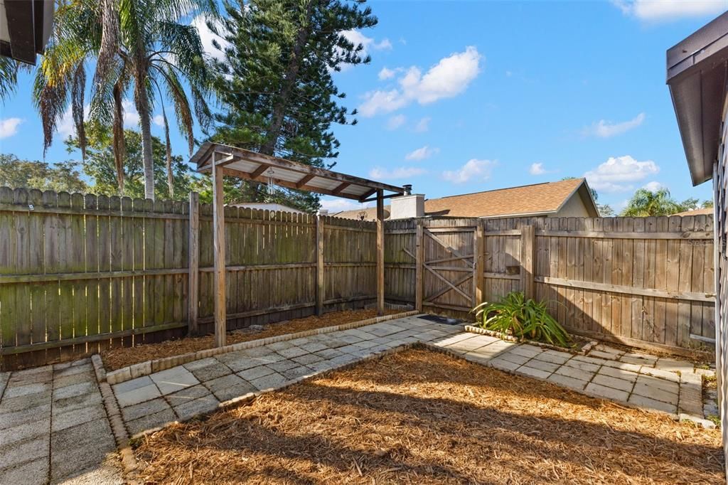 В аренду: $1,800 (2 спален, 1 ванн, 804 Квадратных фут)