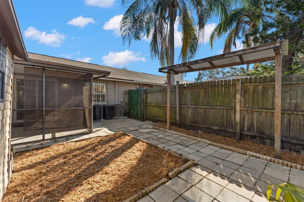 В аренду: $1,800 (2 спален, 1 ванн, 804 Квадратных фут)