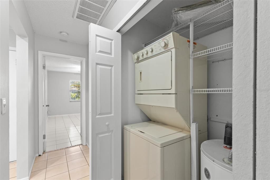 В аренду: $1,800 (2 спален, 1 ванн, 804 Квадратных фут)