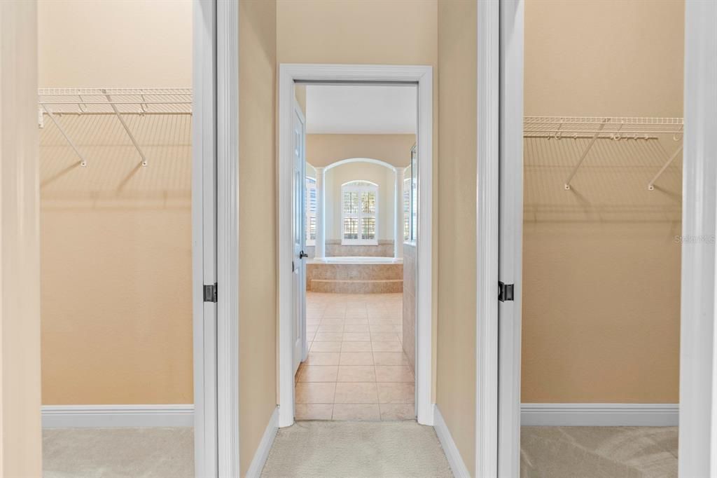 En Venta: $834,900 (4 camas, 3 baños, 3191 Pies cuadrados)