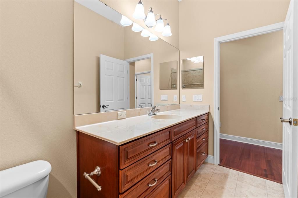 En Venta: $834,900 (4 camas, 3 baños, 3191 Pies cuadrados)