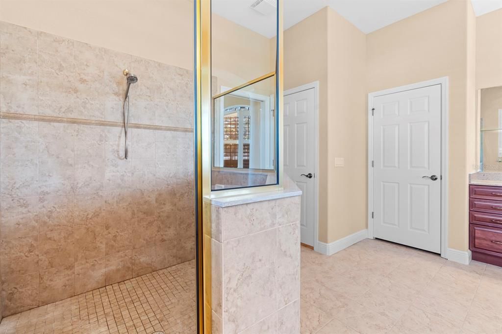 En Venta: $834,900 (4 camas, 3 baños, 3191 Pies cuadrados)