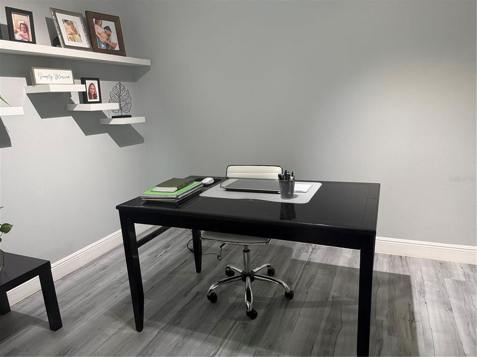 На продажу: $430,000 (4 спален, 2 ванн, 1979 Квадратных фут)