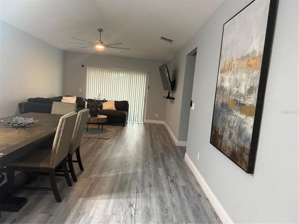 На продажу: $430,000 (4 спален, 2 ванн, 1979 Квадратных фут)