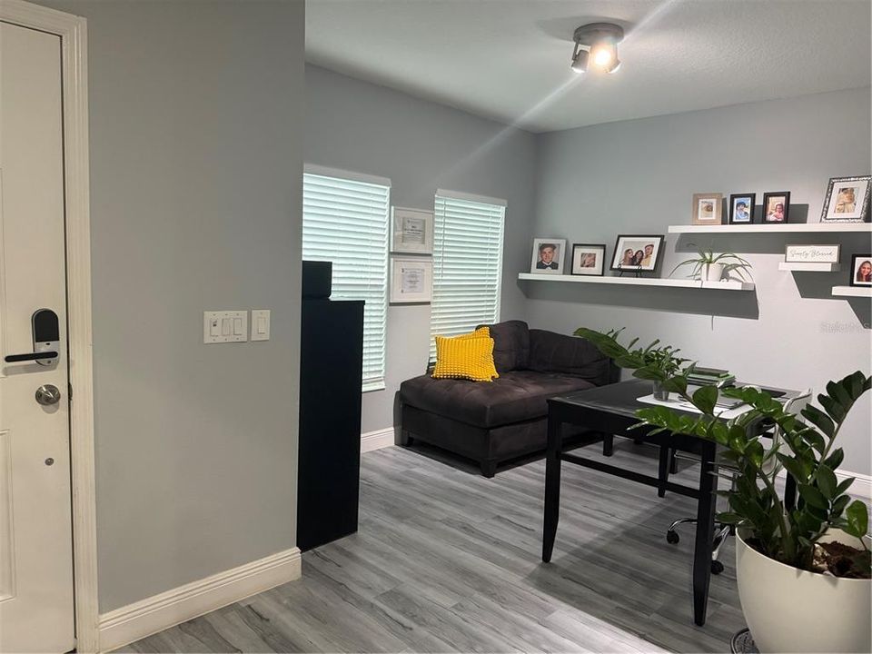 На продажу: $430,000 (4 спален, 2 ванн, 1979 Квадратных фут)