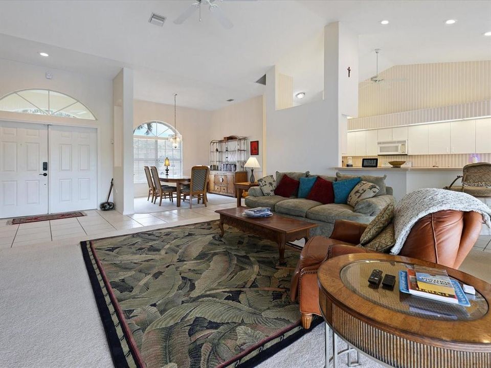 En Venta: $699,999 (3 camas, 2 baños, 2160 Pies cuadrados)