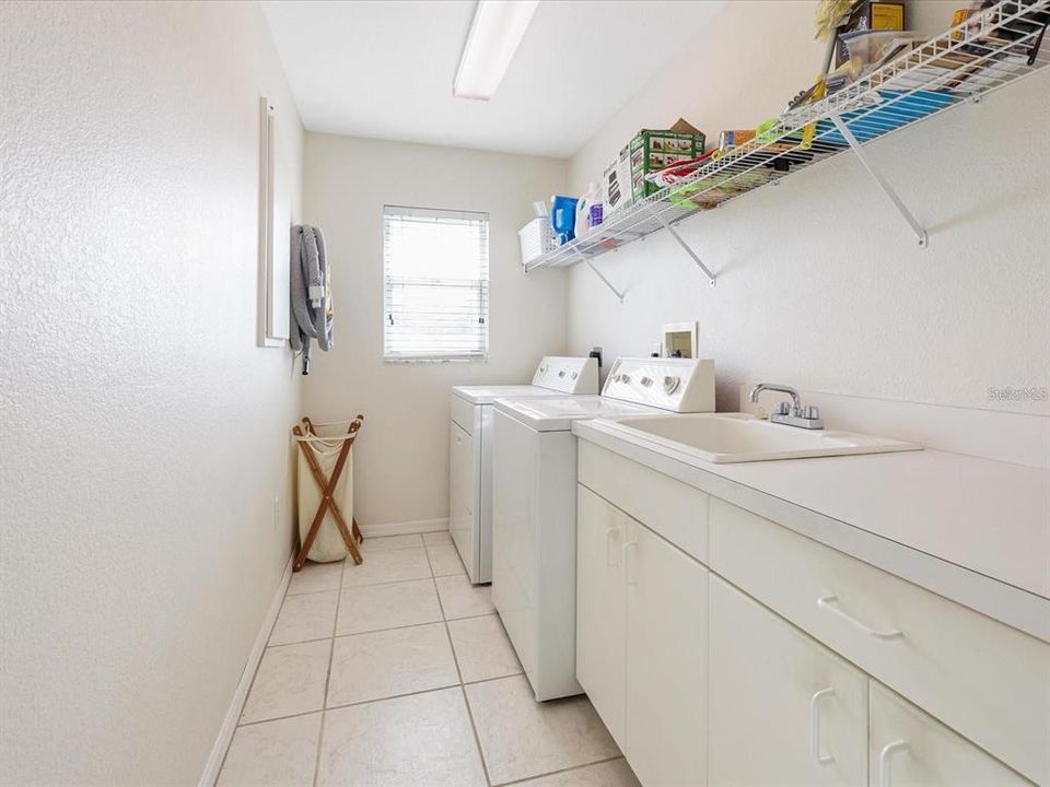 En Venta: $699,999 (3 camas, 2 baños, 2160 Pies cuadrados)