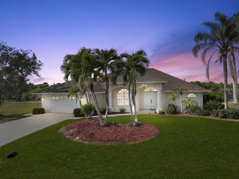 En Venta: $699,999 (3 camas, 2 baños, 2160 Pies cuadrados)