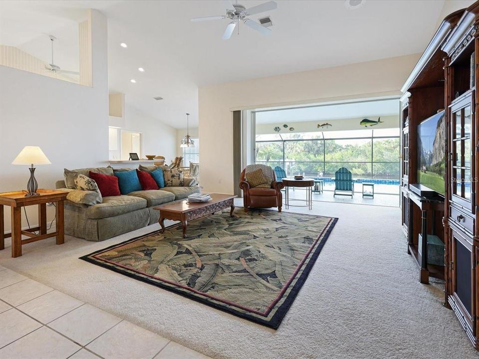 En Venta: $699,999 (3 camas, 2 baños, 2160 Pies cuadrados)