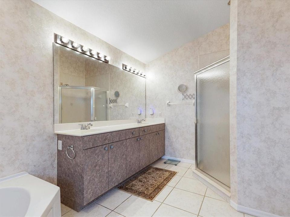 En Venta: $699,999 (3 camas, 2 baños, 2160 Pies cuadrados)