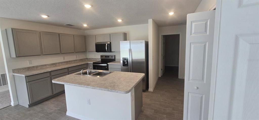 For Sale: $339,990 (4 beds, 2 baths, 2134 Square Feet)