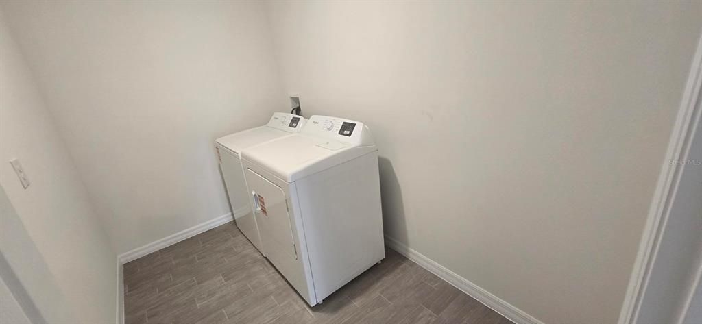 For Sale: $339,990 (4 beds, 2 baths, 2134 Square Feet)