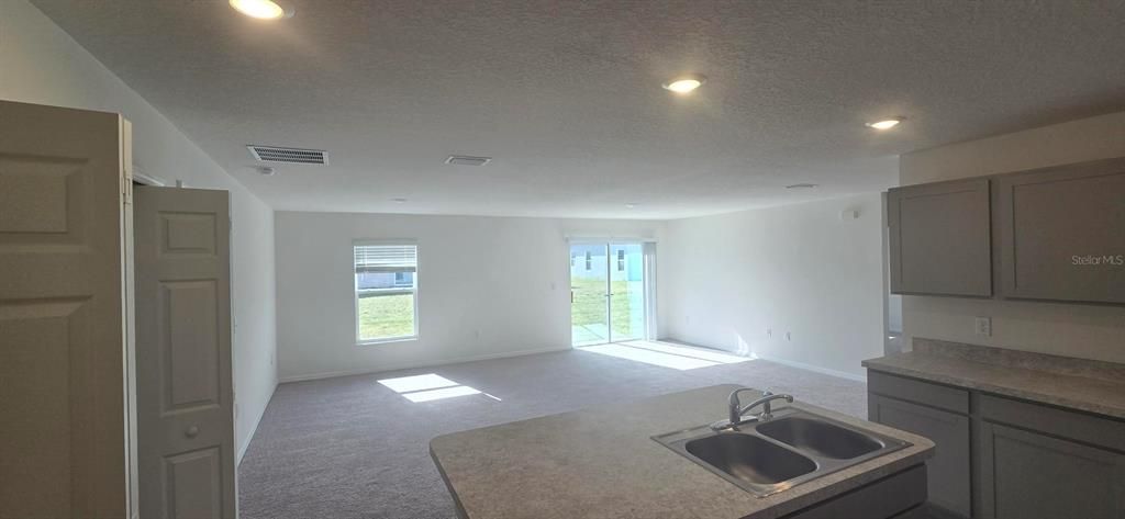 For Sale: $339,990 (4 beds, 2 baths, 2134 Square Feet)