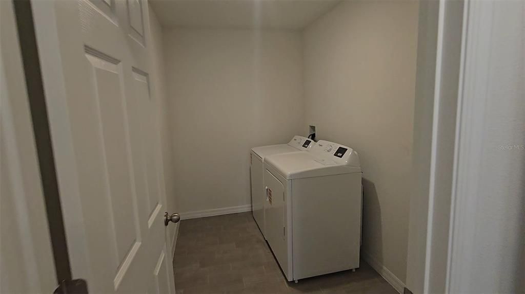 For Sale: $339,990 (4 beds, 2 baths, 2134 Square Feet)