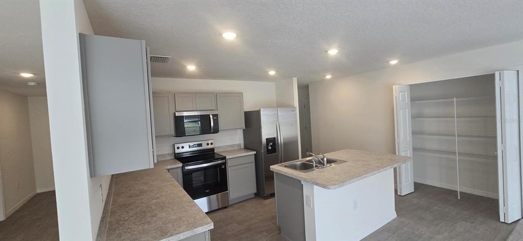 For Sale: $339,990 (4 beds, 2 baths, 2134 Square Feet)