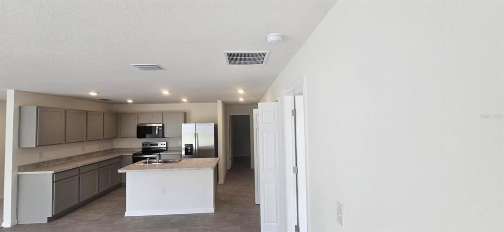 For Sale: $339,990 (4 beds, 2 baths, 2134 Square Feet)