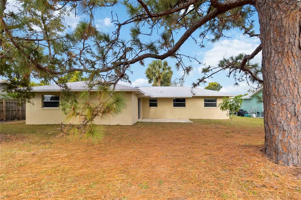 For Sale: $385,000 (3 beds, 2 baths, 1478 Square Feet)