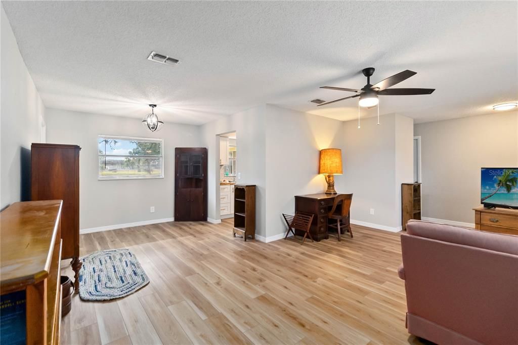 For Sale: $385,000 (3 beds, 2 baths, 1478 Square Feet)