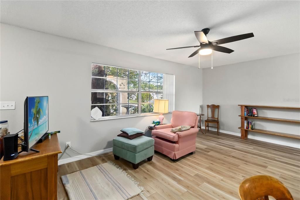 For Sale: $385,000 (3 beds, 2 baths, 1478 Square Feet)