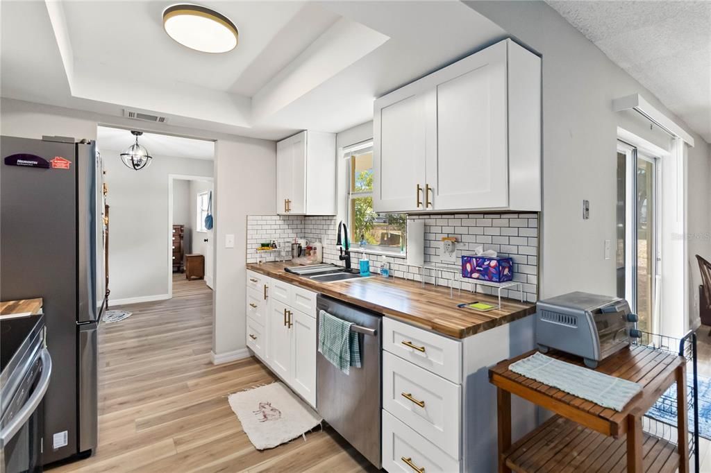 For Sale: $385,000 (3 beds, 2 baths, 1478 Square Feet)