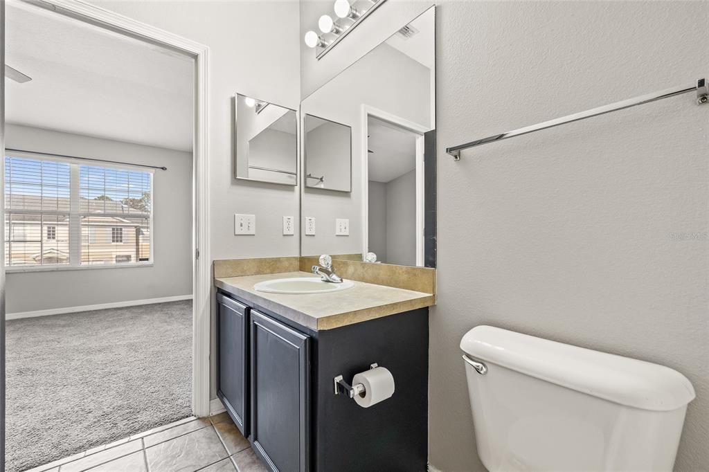 На продажу: $275,000 (2 спален, 2 ванн, 1240 Квадратных фут)