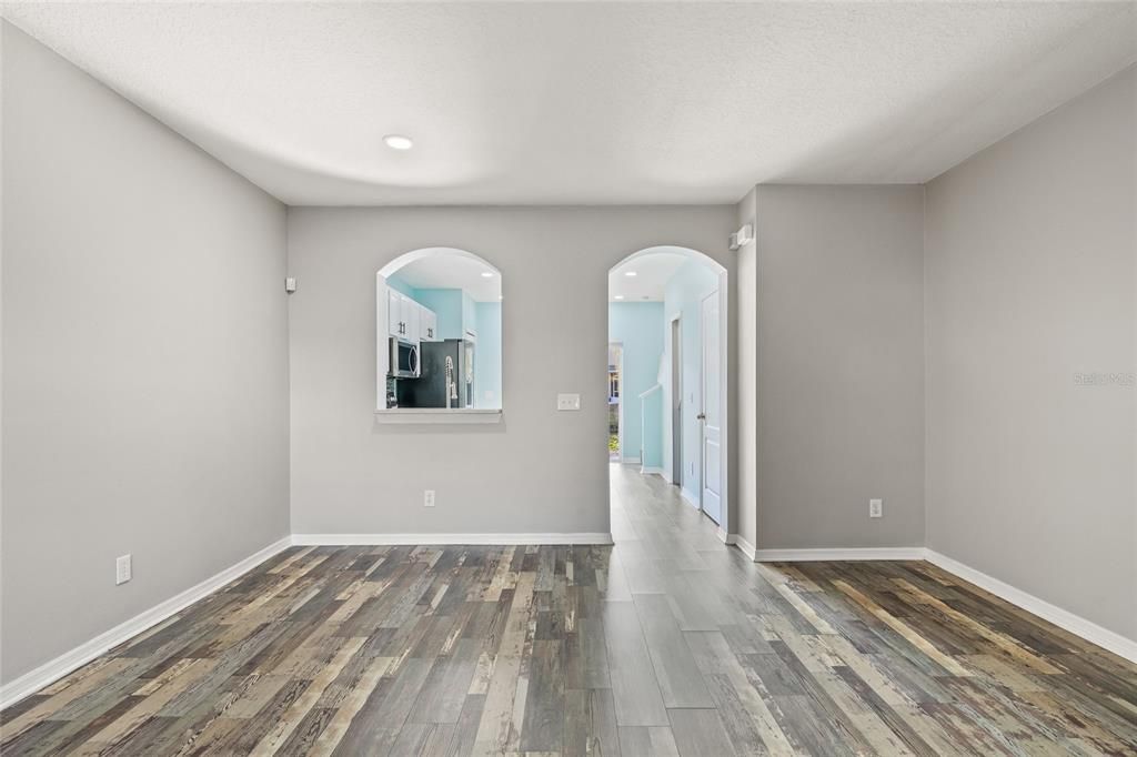 На продажу: $275,000 (2 спален, 2 ванн, 1240 Квадратных фут)