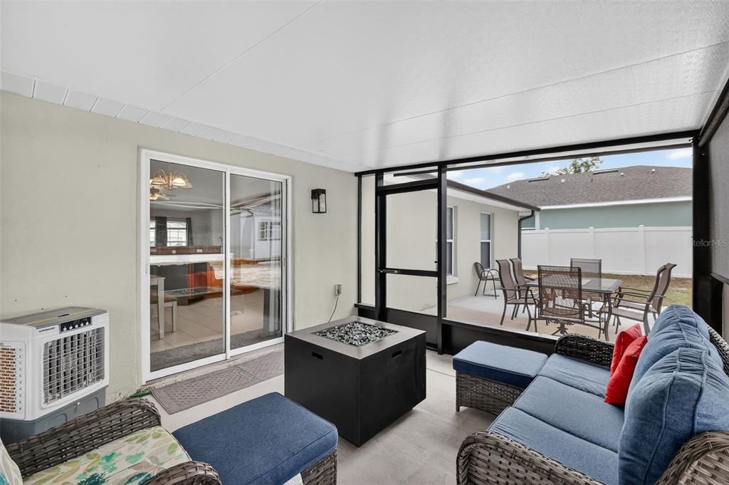 For Sale: $225,800 (3 beds, 2 baths, 1218 Square Feet)