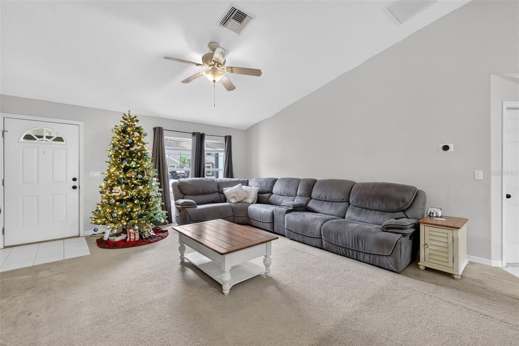 For Sale: $225,800 (3 beds, 2 baths, 1218 Square Feet)