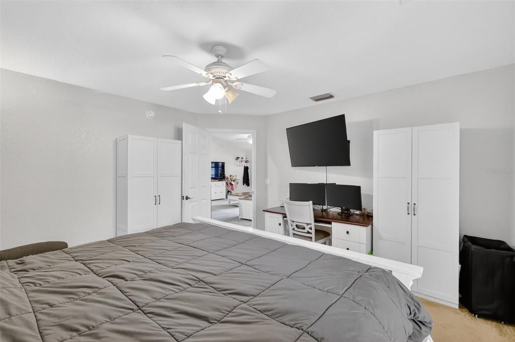 For Sale: $225,800 (3 beds, 2 baths, 1218 Square Feet)