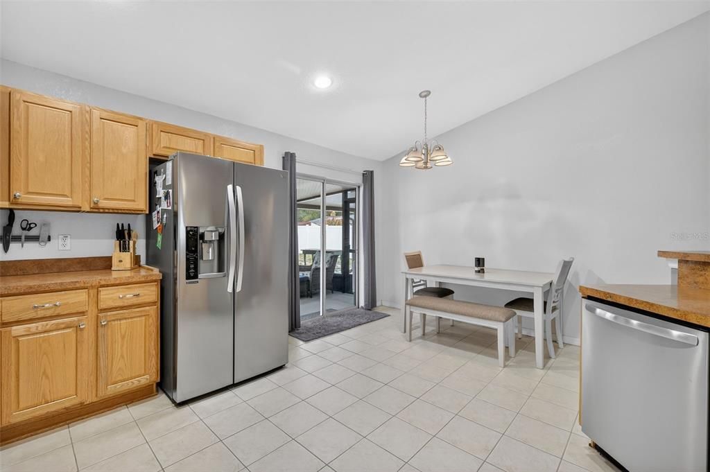 For Sale: $225,800 (3 beds, 2 baths, 1218 Square Feet)