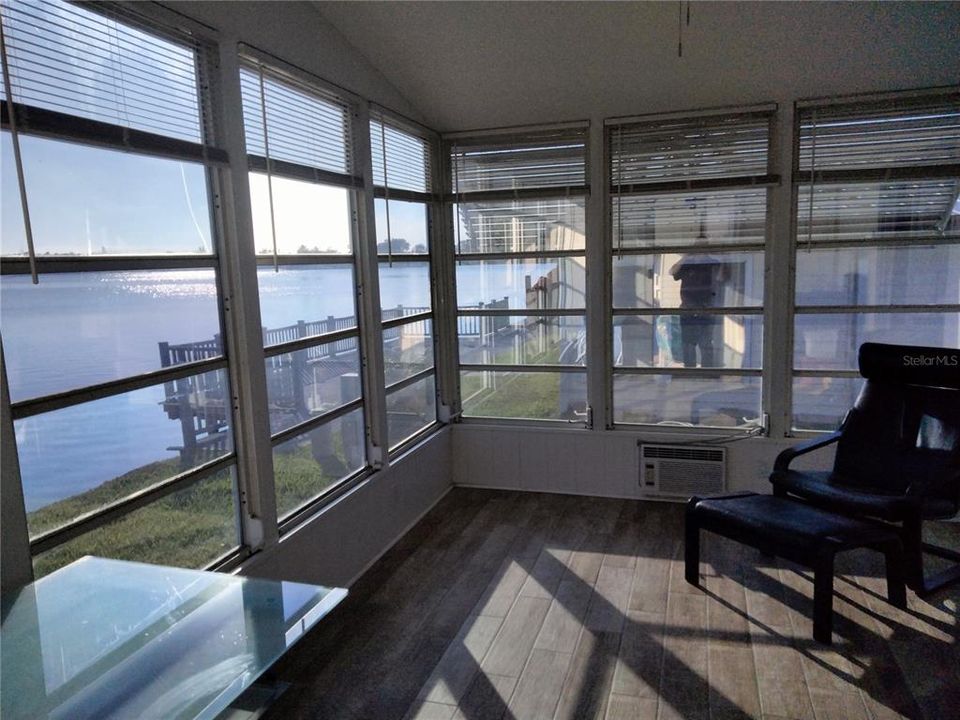 For Sale: $225,000 (2 beds, 2 baths, 1152 Square Feet)