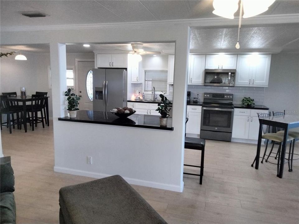 For Sale: $225,000 (2 beds, 2 baths, 1152 Square Feet)