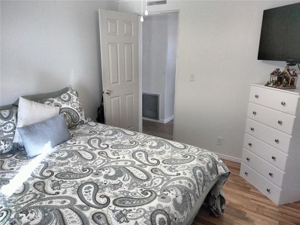 For Sale: $225,000 (2 beds, 2 baths, 1152 Square Feet)